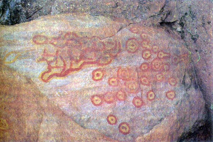 В пещерах можно найти росписи аборигенов, сделанные охрой